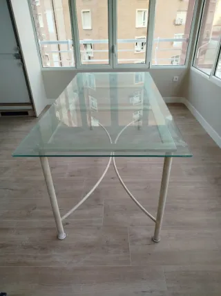 Mesa comedor cristal y metal beige