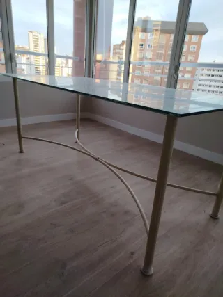 Mesa comedor cristal y metal beige