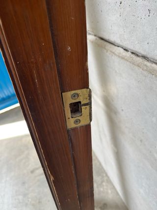 Puerta de madera ciega. 120 euros cada una. (2)