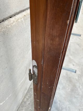 Puerta de madera ciega. 120 euros cada una. (2)