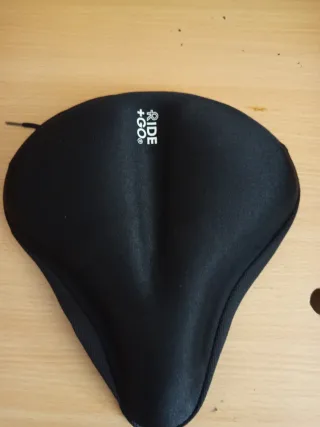 Sillín MTB Negro + Fundas Gel todo el lote