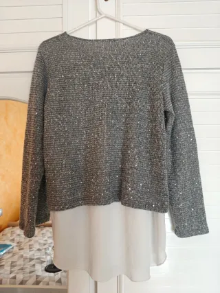Jersey elegante gris con lentejuelas
