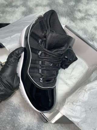 Scarpe Jordan 11 nere e bianche
