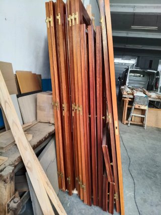 Lote de 10 puertas madera sapely, solo recogida