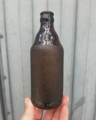 Botella antigua de cerveza Mahou Madrid