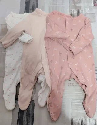 Pack 3 bodys bebé 50/56 y 3 peleles