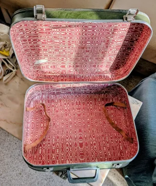 Maleta vintage verde Marca THADER