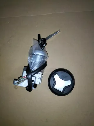 Conjunto Ignição e Tampão Yamaha NMAX 125/155 v1