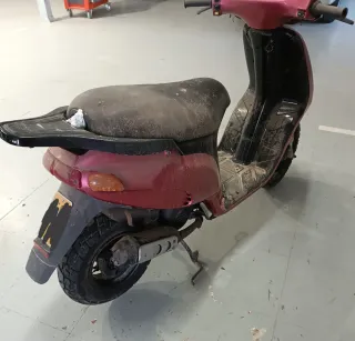Piaggio Typhoon Scooter Rosa