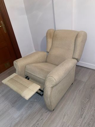 Butaca reclinable con reposapiés