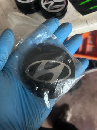 Logos Tapabujes Hyundai 70mm