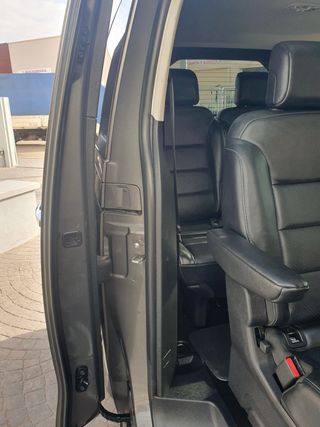 Peugeot Traveller 2020