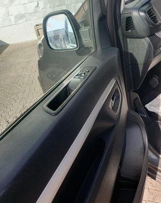 Peugeot Traveller 2020