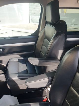 Peugeot Traveller 2020