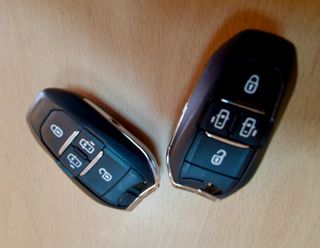 Peugeot Traveller 2020