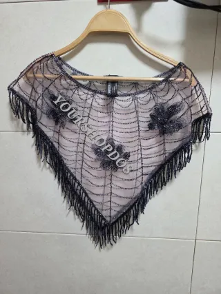 Capa Zara bordada con abalorios