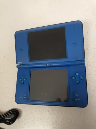 Nintendo DSi XL Azul