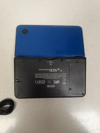 Nintendo DSi XL Azul