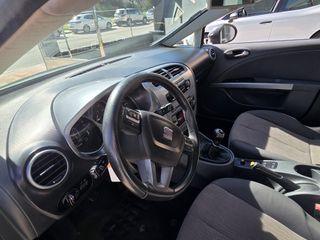 SEAT Leon 105 cv 1.6tdi 2010