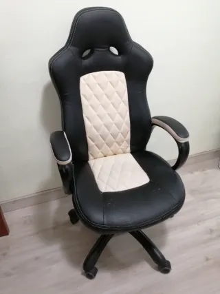 Silla Gaming Negra y Beige