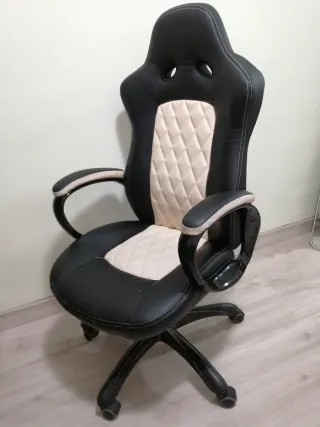 Silla Gaming Negra y Beige