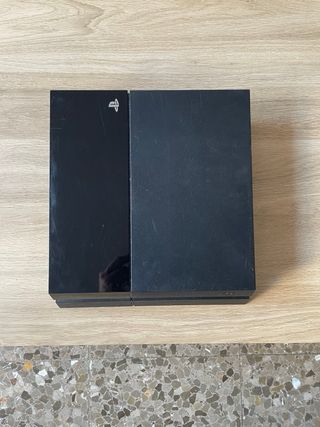 PS4 (PlayStation 4) Negra con Mando