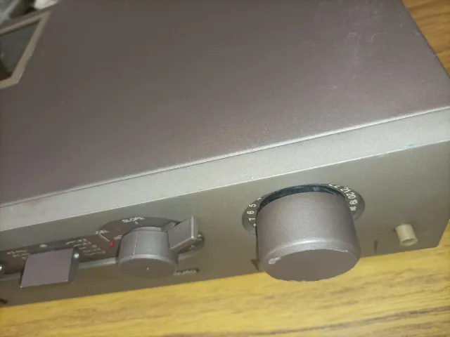 EQUIPO DE MÚSICA VINTAGE QUAD