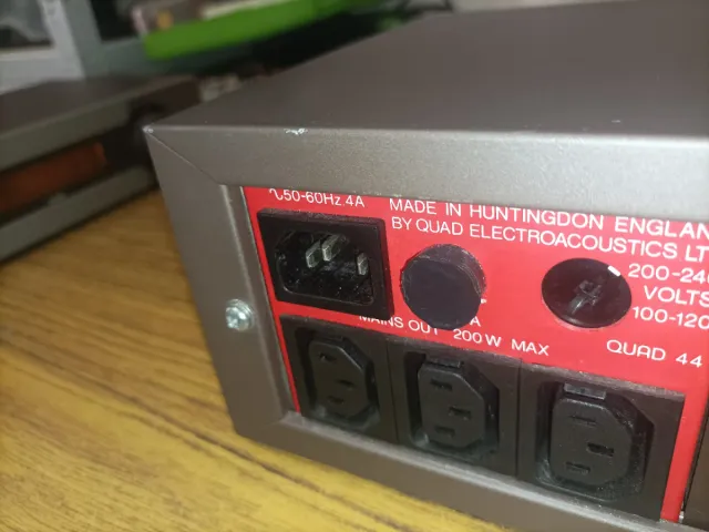 EQUIPO DE MÚSICA VINTAGE QUAD