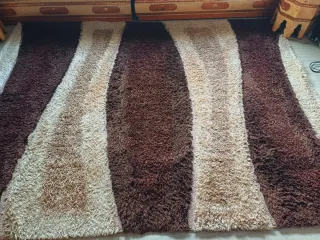 Alfombra de salón con diseño moderno