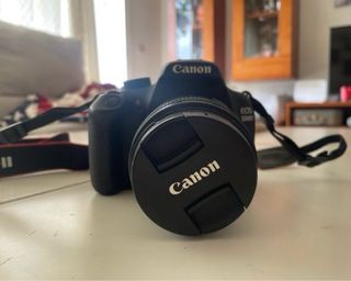 Cámara Canon EOS 1200D Negra