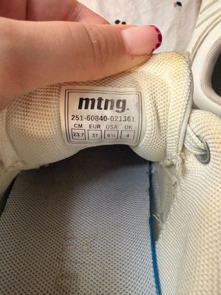 Zapatillas barefoot beige y blancas