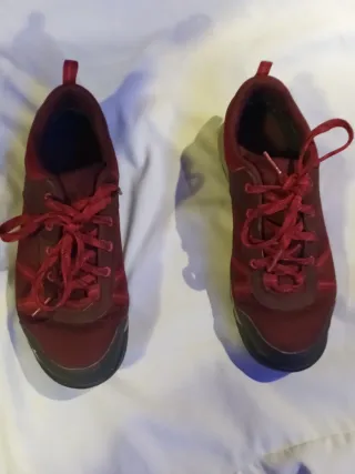 Zapatillas deportivas rojas