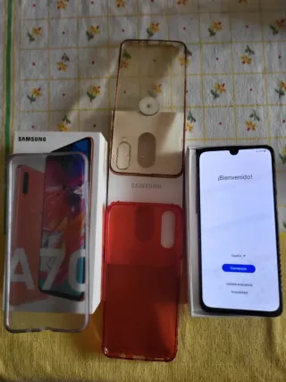 Samsung Galaxy A70 128GB y 8GB RAM. Color Coral.