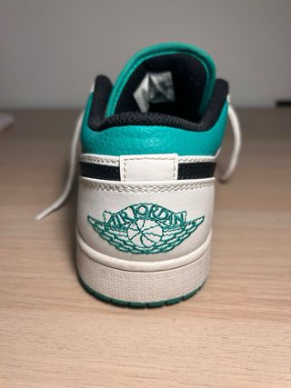 Zapatillas Jordan Blancas y Verdes