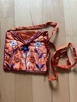 Bolso naranja bordado
