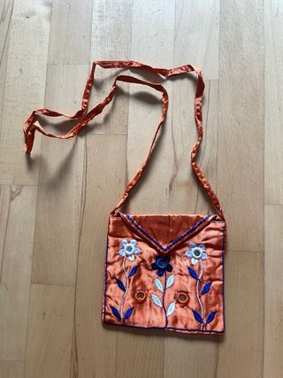 Bolso naranja bordado