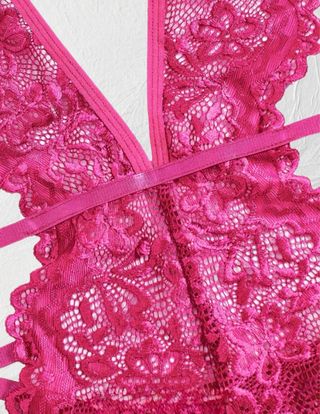 Body Encaje Floral Corazón Rosa  Tengo Talla M y L