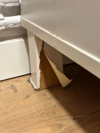 Armario blanco de madera