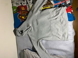 Sudadera Essentials Gris