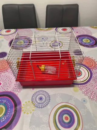 Jaula para hámster con bebedero