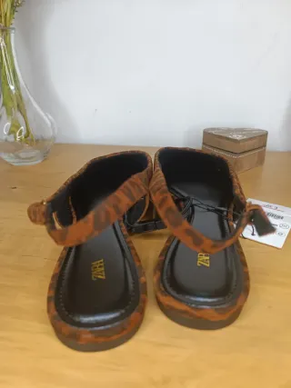 Zapato destalonado print animal Zara T.39