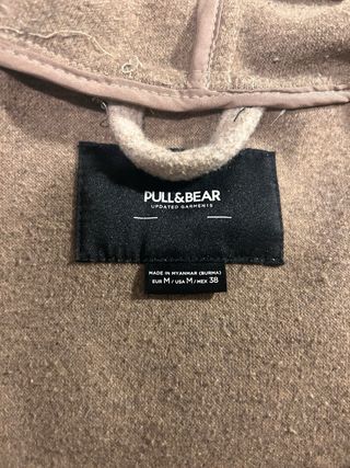 Chaqueta con capucha Pull&Bear beige