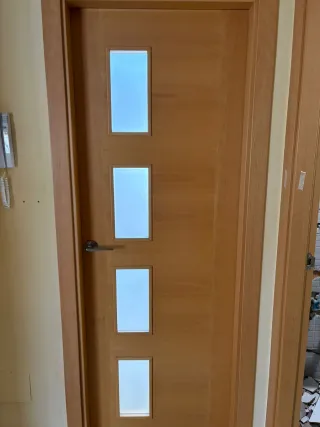 6   Puertas de madera maciza Haya