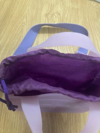 Bolso morado de hombro marca Parfois morado