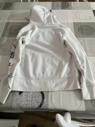 Sudadera nike Jordan original talla11-12 sin usar.