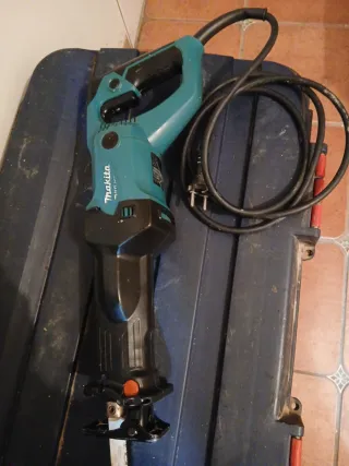 Sierra Recíproca Makita