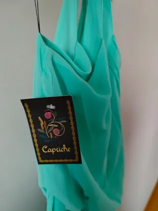 Vestido turquesa cadena dorada Special Events