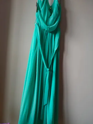 Vestido turquesa cadena dorada Special Events