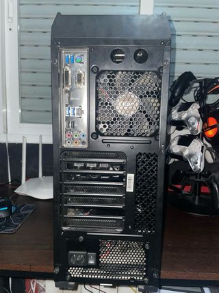 Torre Gaming GTX 1650 + perifericos