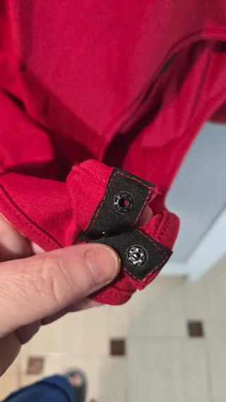 Blusa body rojo satinado